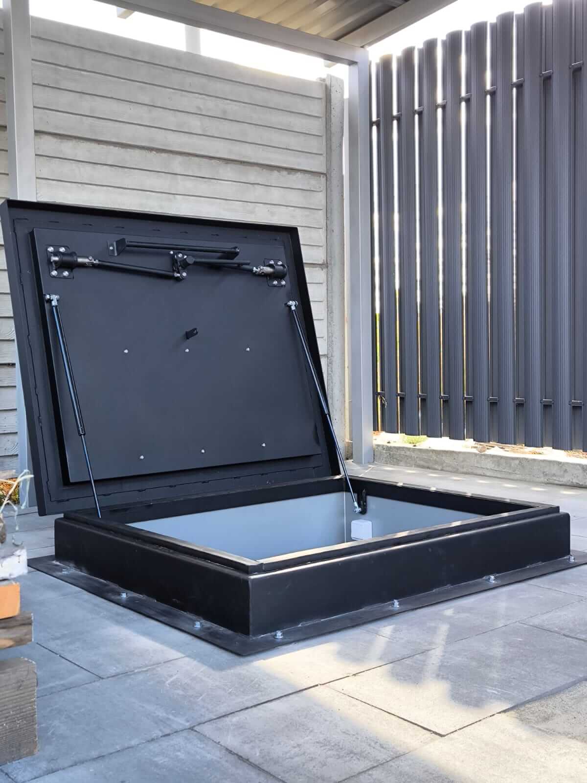 SUWP - waterproof blast hatches